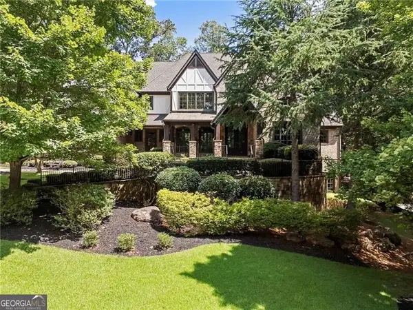 989 Middle Fork Trail, Suwanee, GA 30024