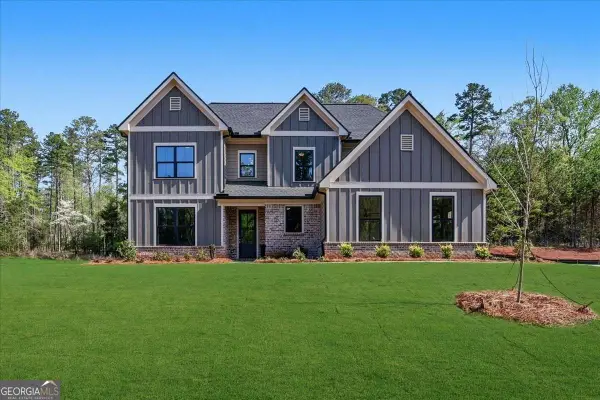 191 Thoroughbred Run, Hoschton, GA 30548