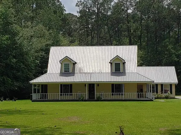 210 Pineview Avenue, Baxley, GA 31513