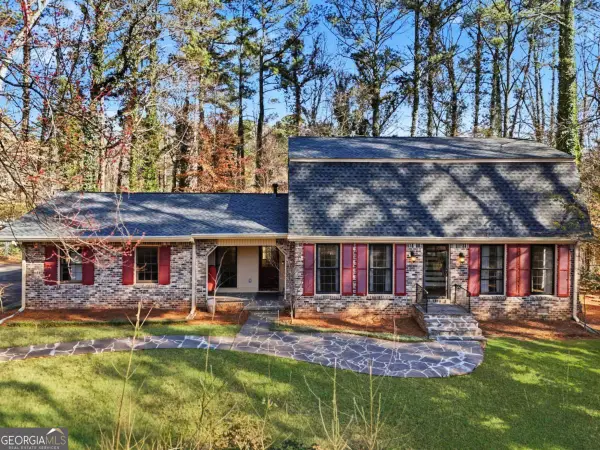 2037 Stoneleigh Drive, Stone Mountain, GA 30087