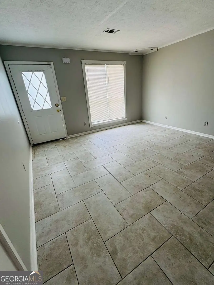 404 Prince Of Wales, Stone Mountain, GA 30083 - #2