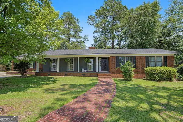 221 S College Street, Metter, GA 30439