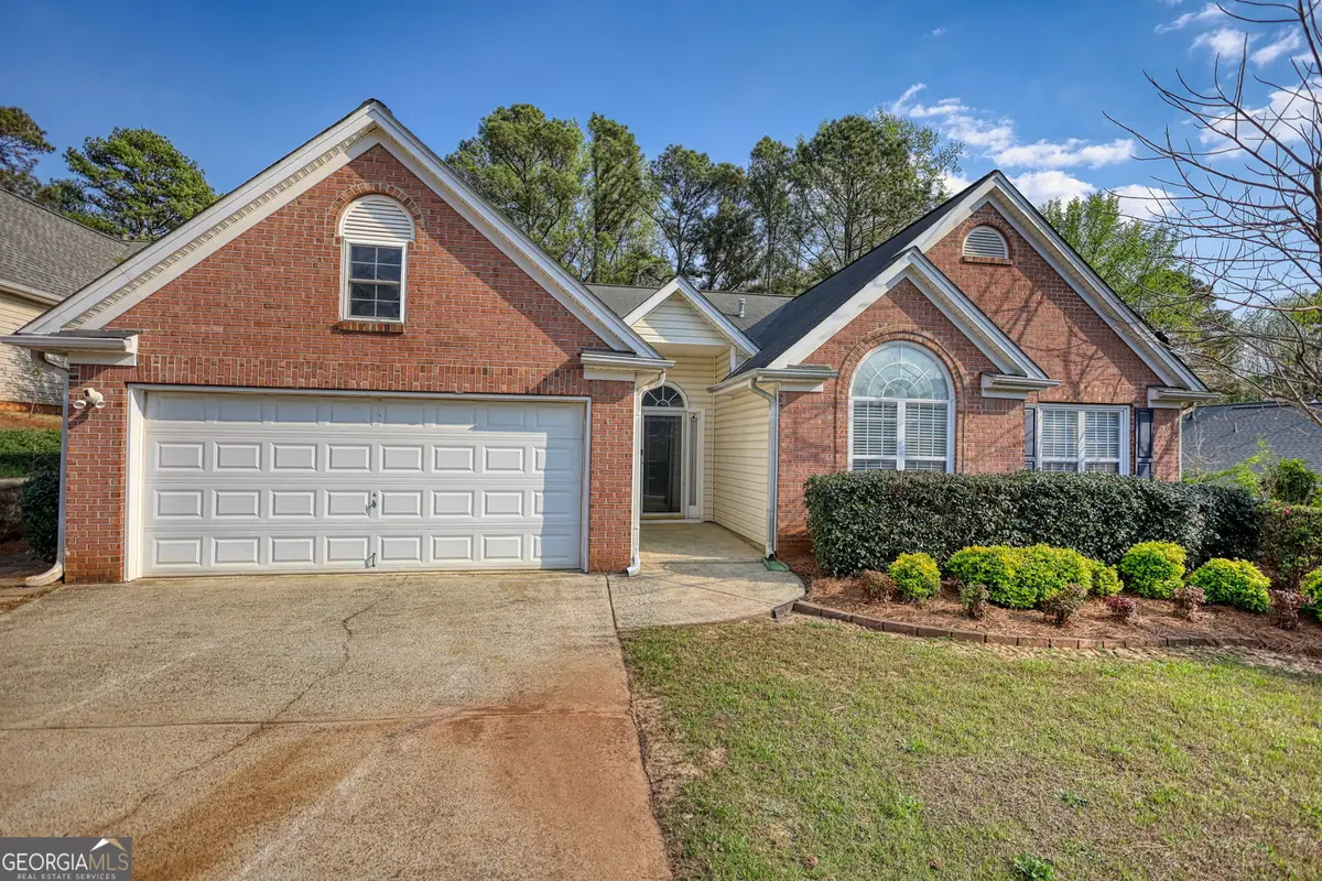 565 Ambur Lake Dr, Lawrenceville, GA 30043 - #1