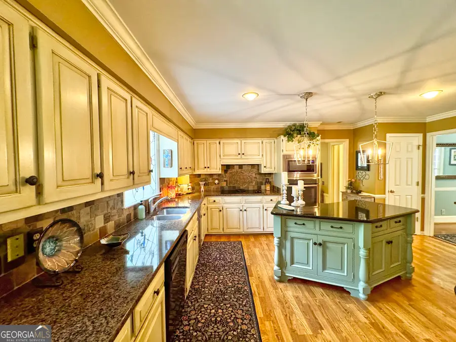 1018 Riverside Drive, Lagrange, GA 30240 - #3