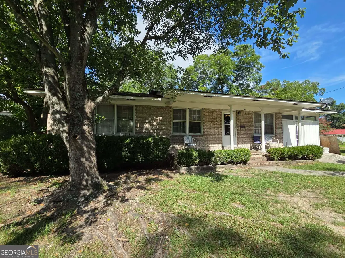 9 S College Street, Claxton, GA 30417 - #1