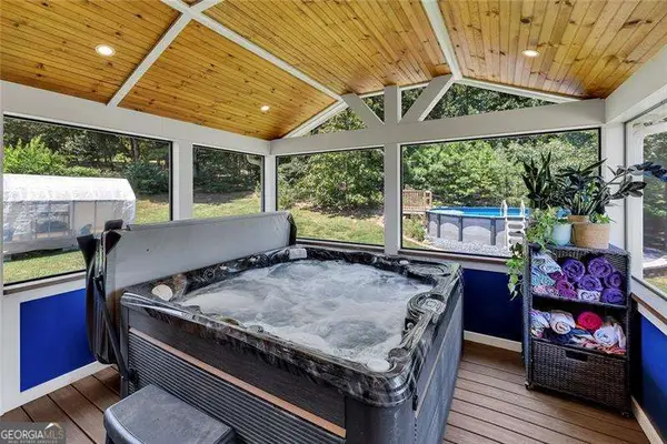 35 Westgate Drive Sw, Cartersville, GA 30120