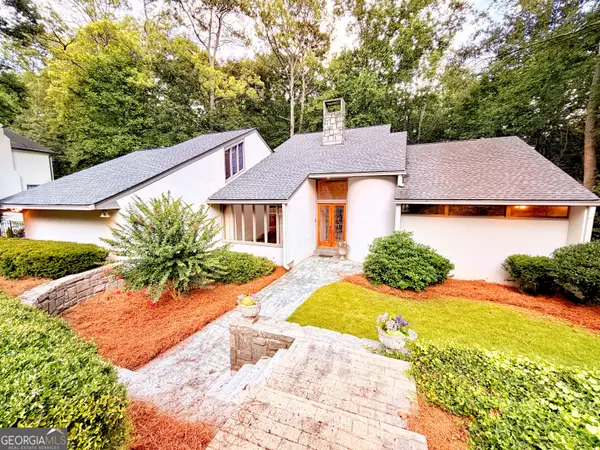 320 Fauna Court, Sandy Springs, GA 30350