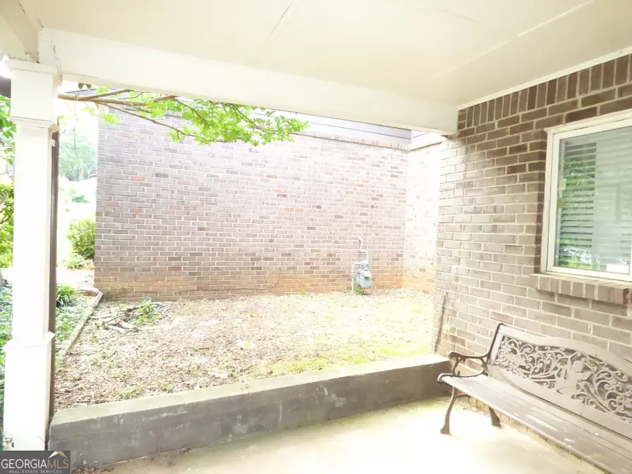 1572 Circlestone Dr., Stone Mountain, GA 30088 - #3