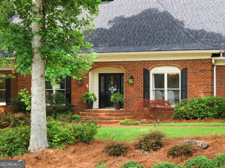 1040 Finnsbury Drive, Roswell, GA 30075 - #2