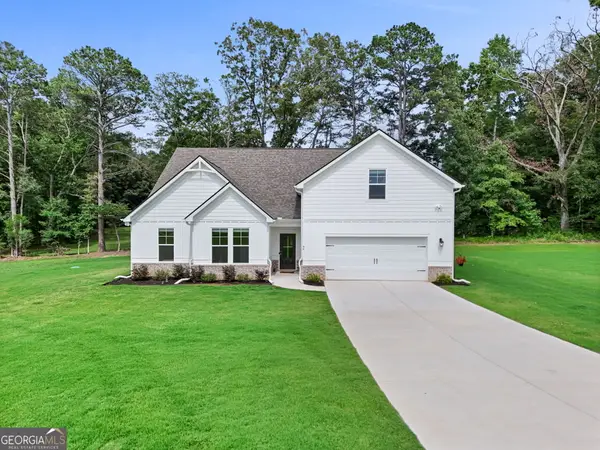 96 Whites Pond Road, Moreland, GA 30259