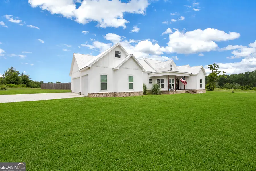 1370 Paris Avenue, Swainsboro, GA 30401 - #3