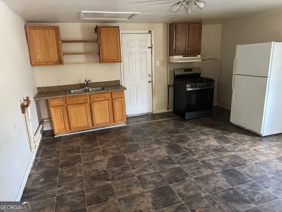 106 E Washington Street, Newnan, GA 30263 - #3