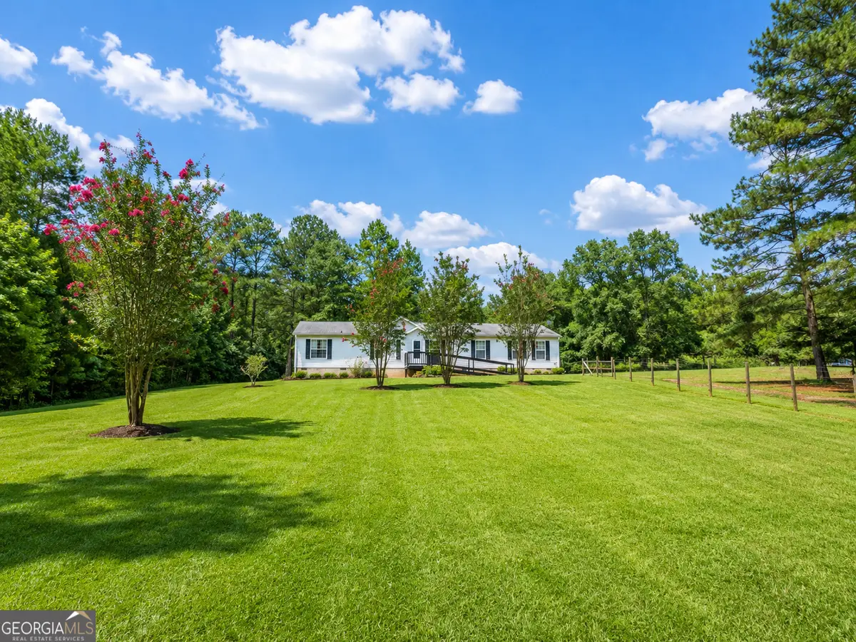 141 Gamecock Way, Barnesville, GA 30204 - #1