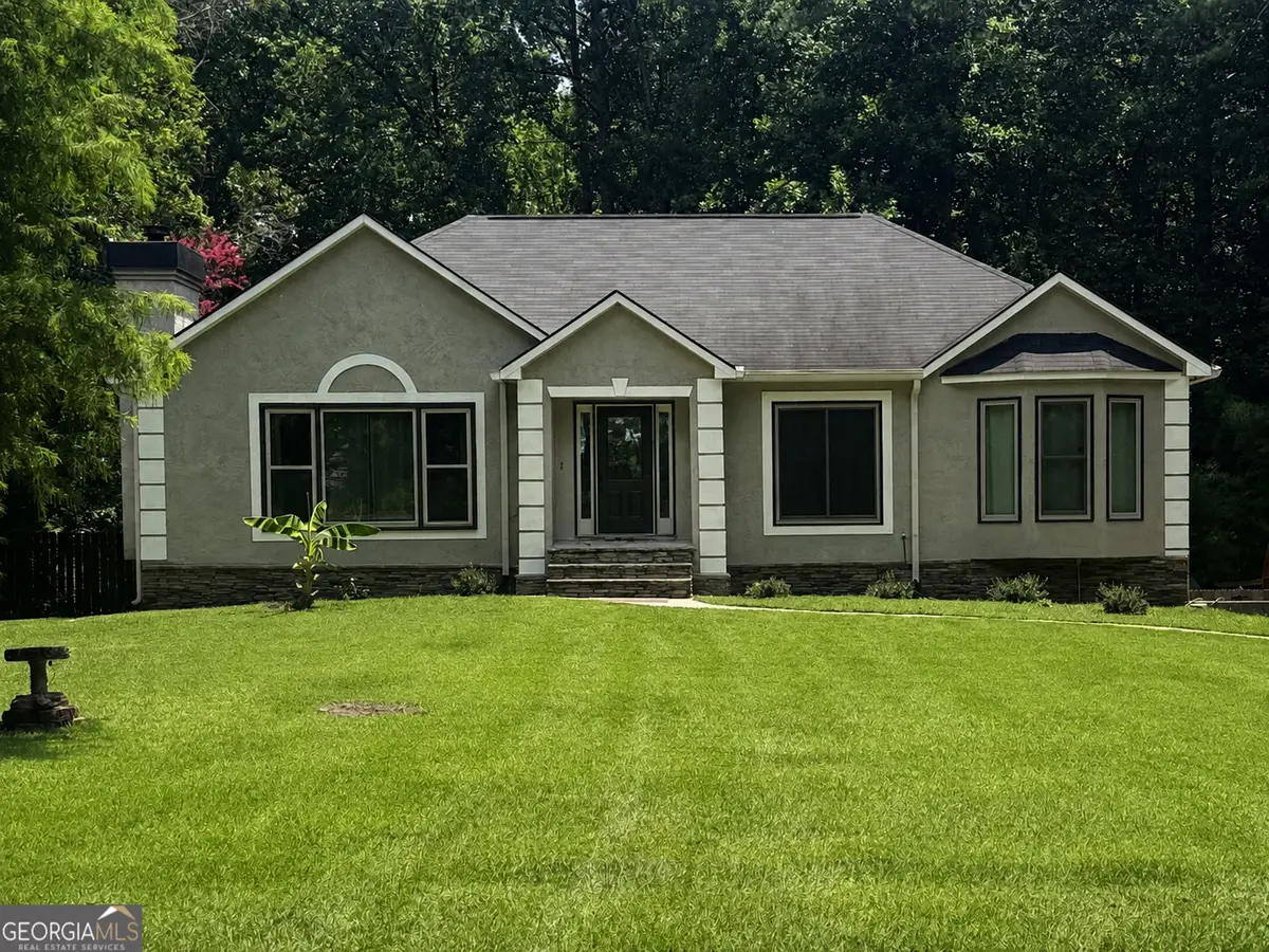 145 London Lane, Sharpsburg, GA 30277 - #1