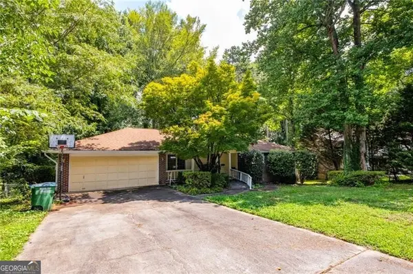 2761 Brackenwood Drive, Snellville, GA 30039