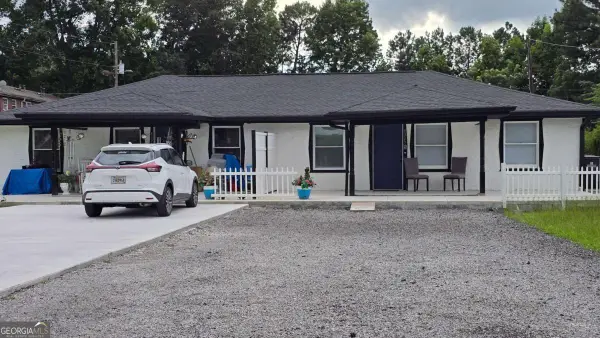 8325/8327 E Chicago Avenue, Douglasville, GA 30134