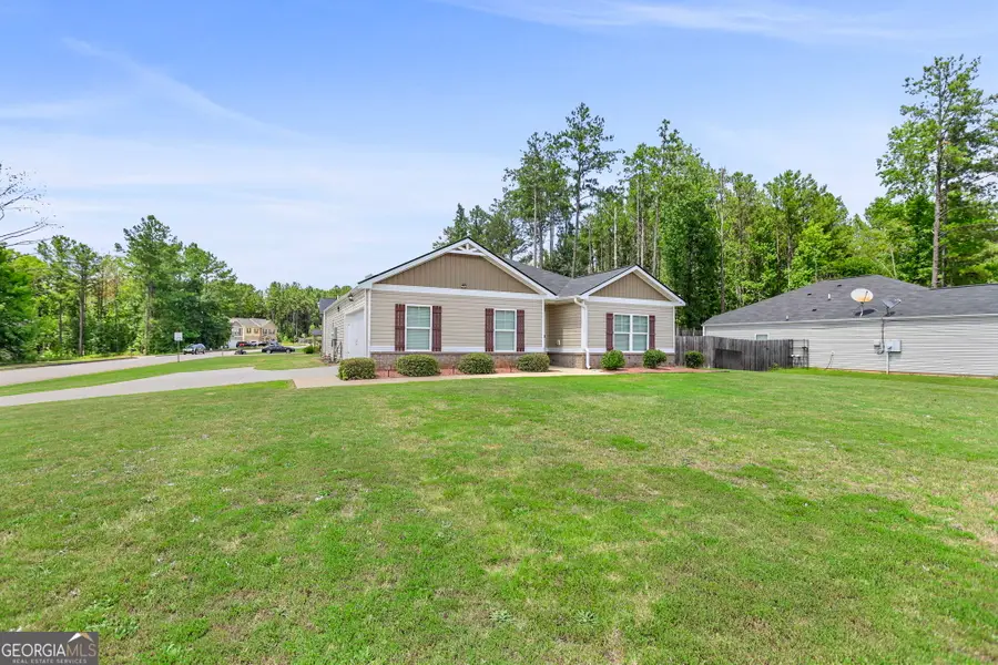 141 N Meadows Ridge Drive, Grantville, GA 30220 - #3