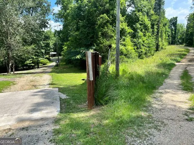 3266 Calhoun Falls Highway, Elberton, GA 30635 - #3