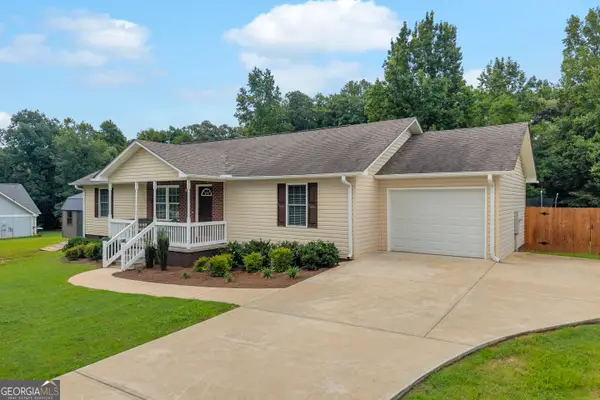 423 N Point Circle, Hartwell, GA 30643