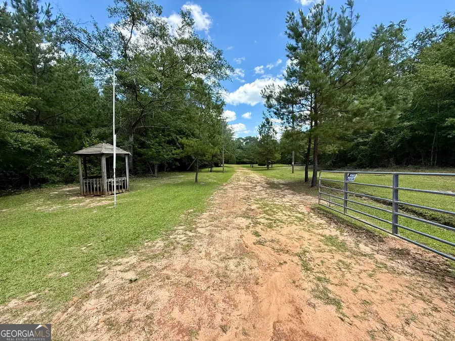 47 Pauline Drive, Reynolds, GA 31076 - #3