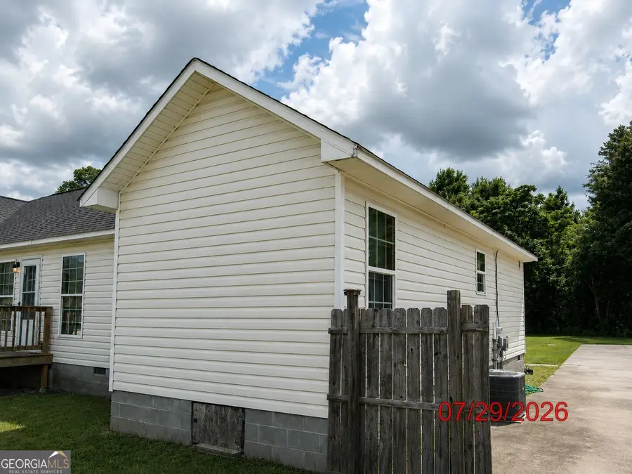 257 E Railroad Street, Jeffersonville, GA 31044 - #3