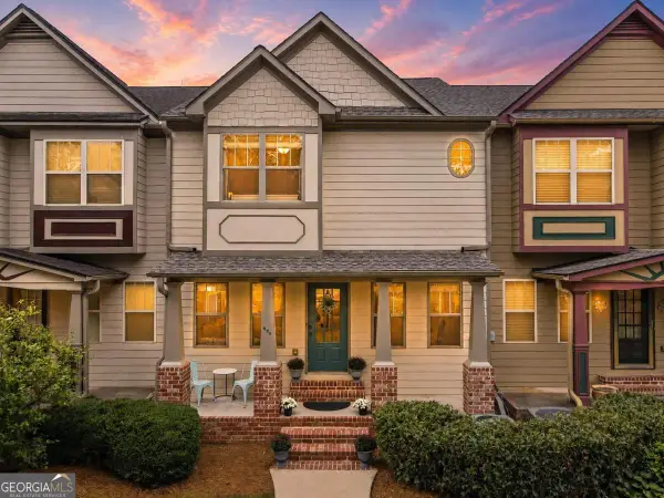 405 Royal Crescent Lane E, Canton, GA 30115