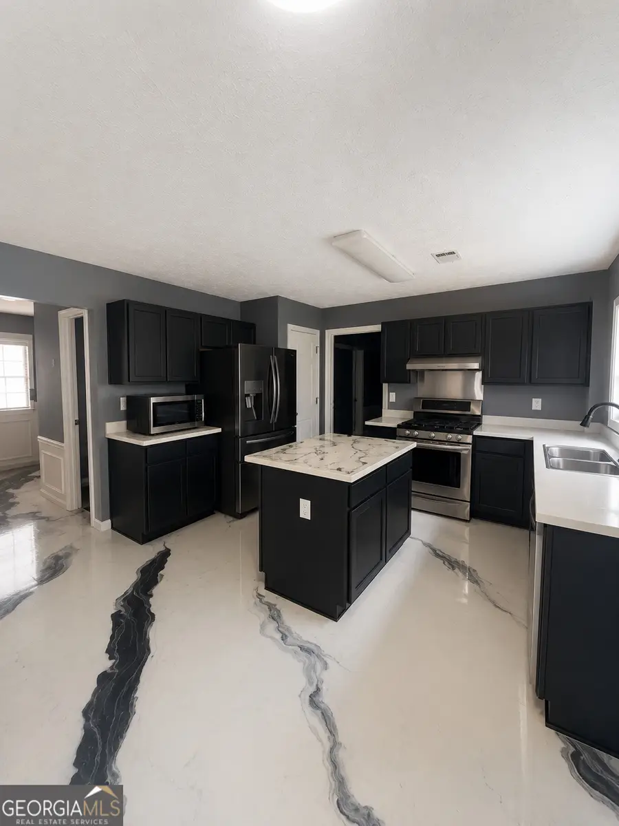 124 Heathrow Drive, Riverdale, GA 30274 - #2