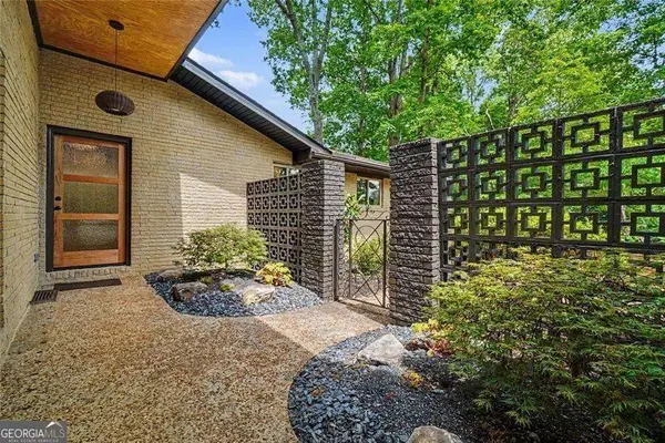 2700 Hawaii Court, Decatur, GA 30033