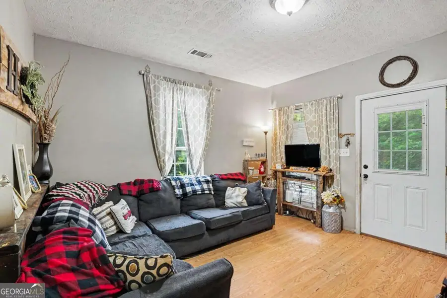 319 W Broadway Street, Griffin, GA 30223 - #2