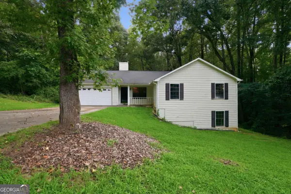 3971 Woodbridge Drive, Snellville, GA 30039