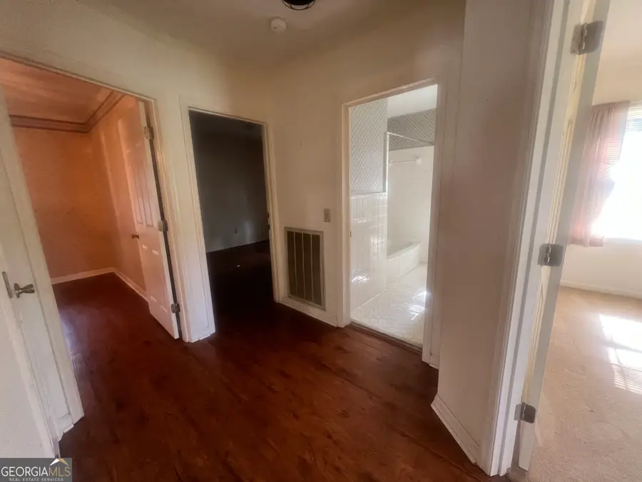127 W Stuart Avenue, Lyons, GA 30436 - #3
