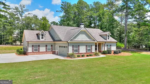 1414 Maple Cove Lane, Loganville, GA 30052