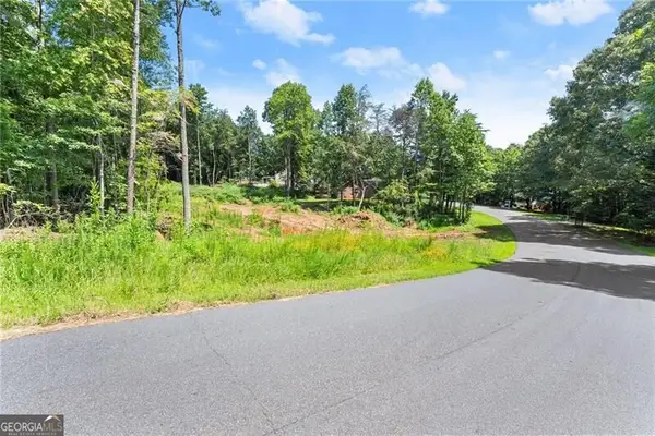 8690 Bayhill Drive, Gainesville, GA 30506