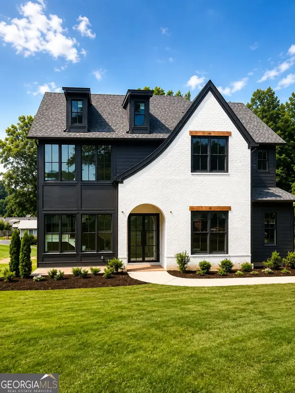 880 Austin Dr, Smyrna, GA 30082