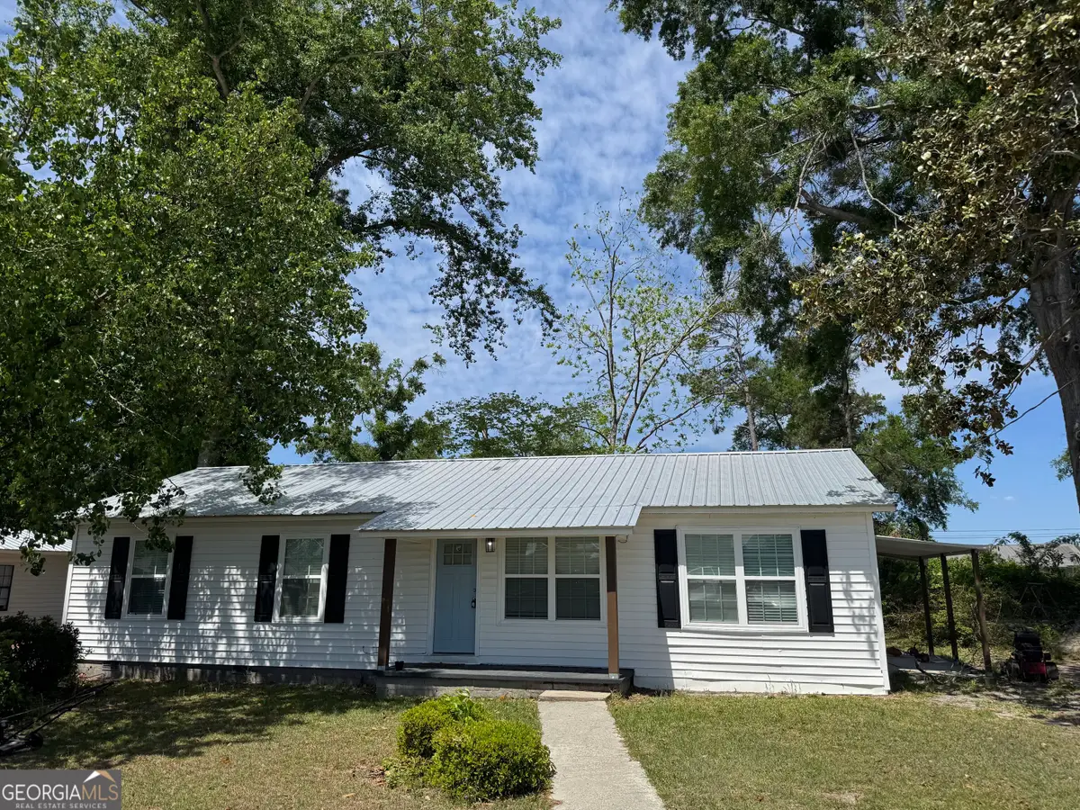 10 Grove St, Hazlehurst, GA 31539 - #1