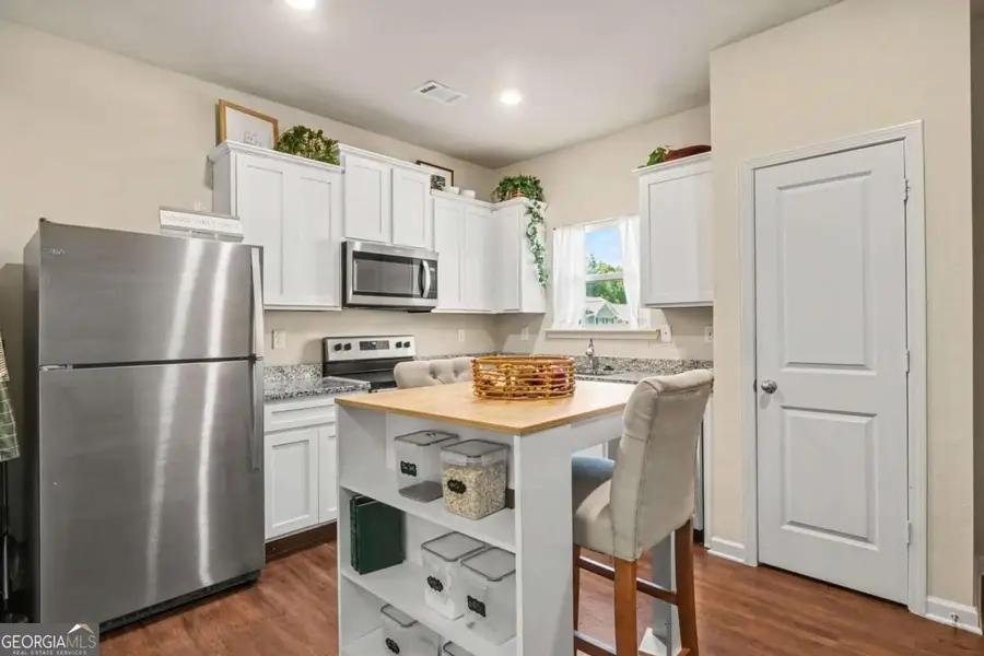 209 Highwood Lane, East Point, GA 30344 - #3