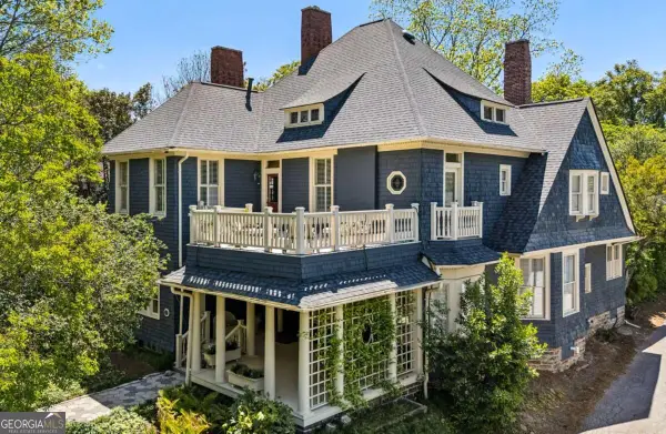 36 Delta Place Ne, Atlanta, GA 30307