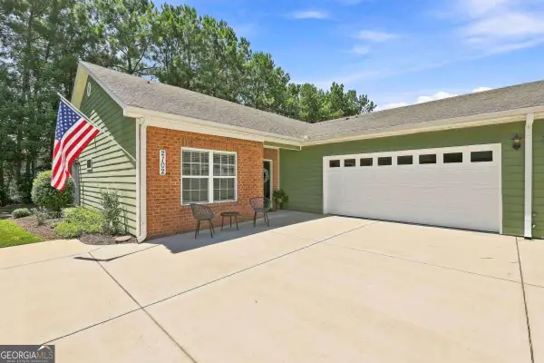 2102 Commonwealth Circle, Newnan, GA 30263