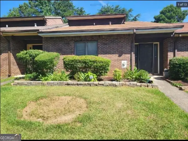 1481 Stoneleigh Circle, Stone Mountain, GA 30088