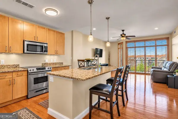 711 Cosmopolitan Drive Ne #403, Atlanta, GA 30324