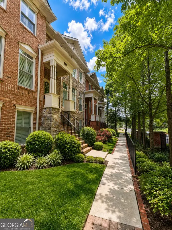 1085 Charles Towne Square, Sandy Springs, GA 30328