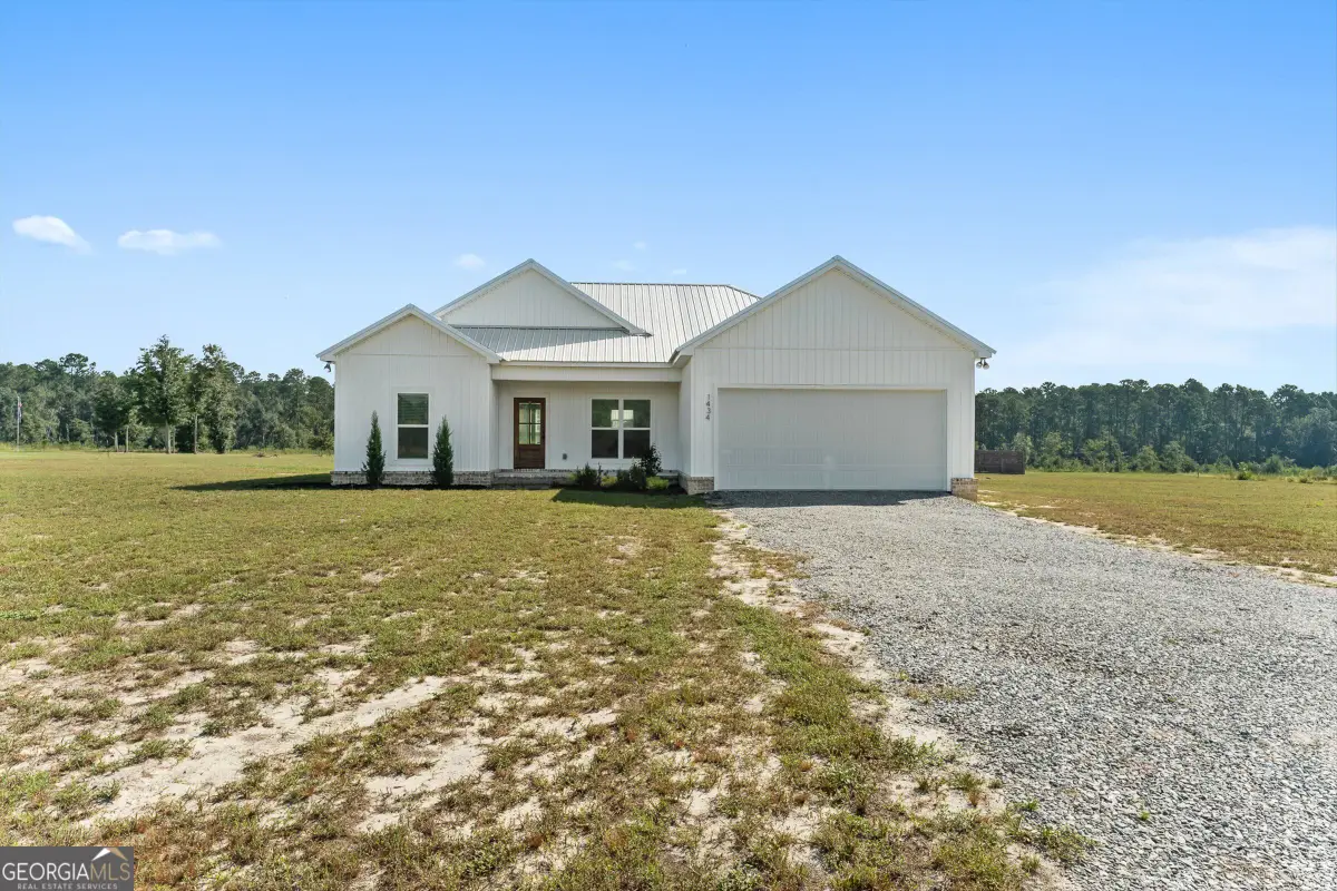 1434 Paris Avenue, Swainsboro, GA 30401 - #1