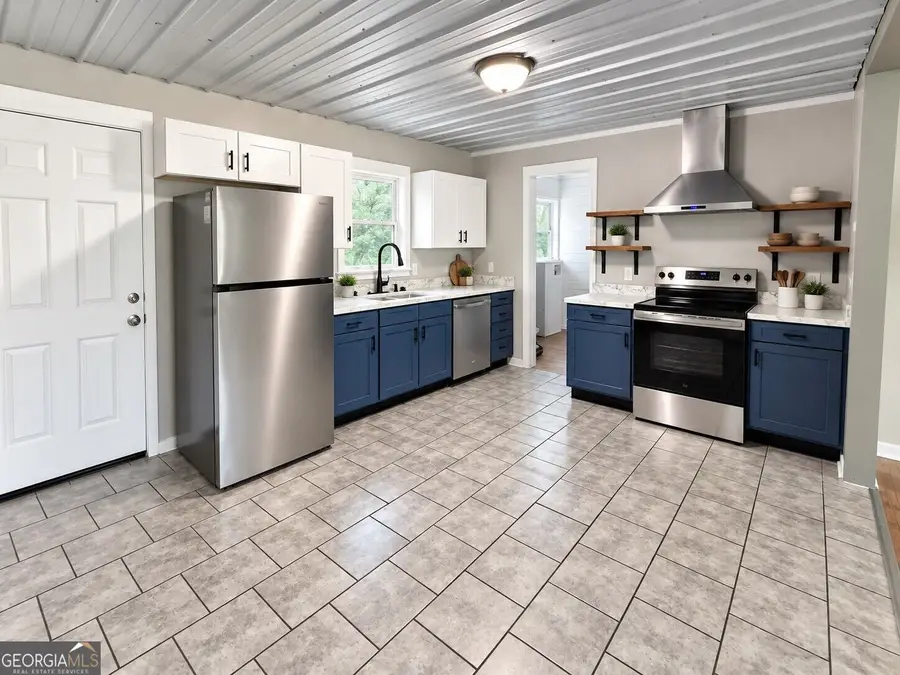 56 W Penn Street, Trion, GA 30753 - #2