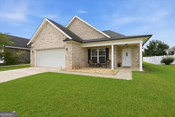 305 Lamplight Drive, Bryon, GA 31008