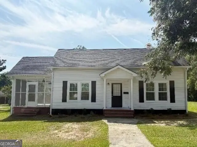 411 W Pine Street, Swainsboro, GA 30401 - #1