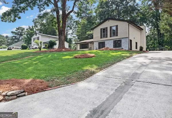 6883 Creekmoor Lane, Riverdale, GA 30296