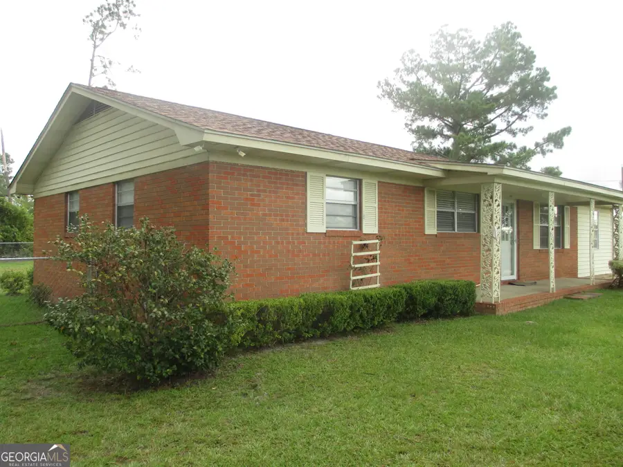 94 S Miller Street, Hazlehurst, GA 31539 - #2
