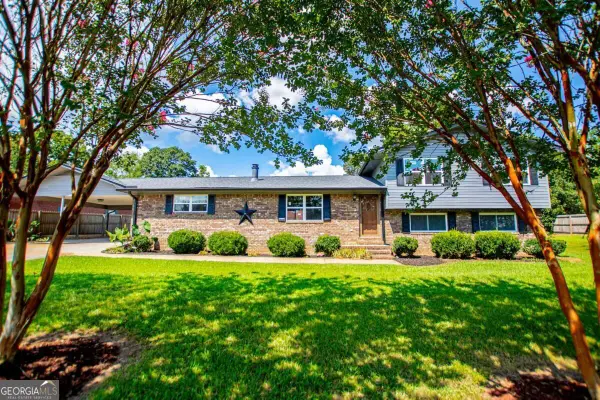 74 Adams Street, Heflin, AL 36264