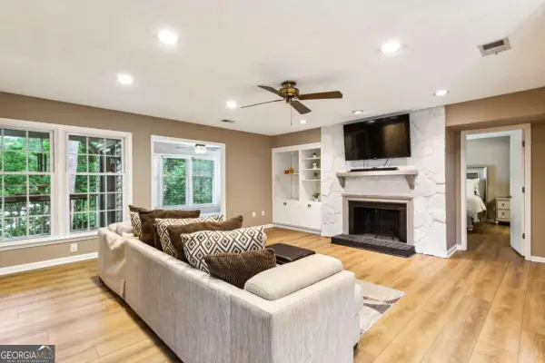 843 Sentinel Ridge Sw, Marietta, GA 30064