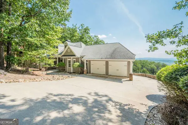 805 Lake Arrowhead Drive, Waleska, GA 30183
